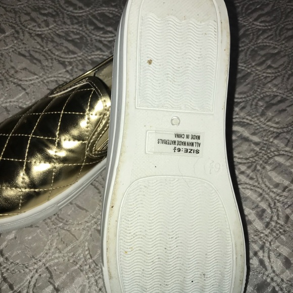 Qupid Women’s Reba Walking Shoe - Picture 6 of 8